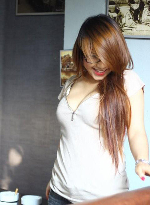 Cô gái nhận ngực mình đẹp nhất Việt Nam - 9544