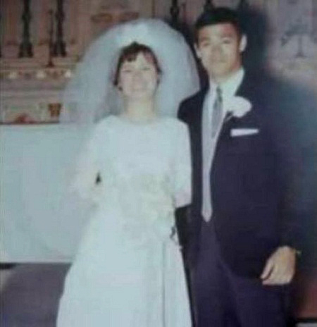 Ảnh cưới của Lý Tiểu Long và vợ - cô Linda Emery.